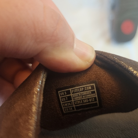 Fitflop LULU Bronze Shimmer Sandals Flip Flops Size 7 - Picture 9 of 10